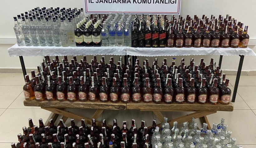 İş yerinde 425 şişe gümrük kaçağı alkol ele geçirildi