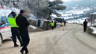 İşçi serrvisi devrildi: 22 yaralı