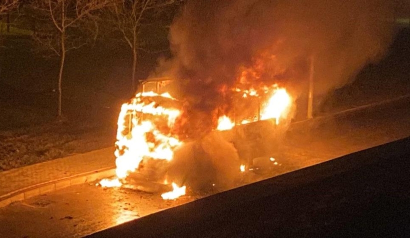 İşçi servisi alev alev yandı