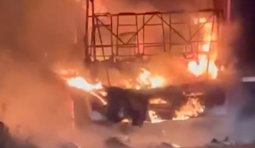 İşçi servisi alev topuna döndü