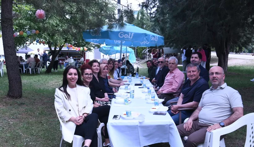 İşletme Fakültesinde mezun-öğrenci buluşması