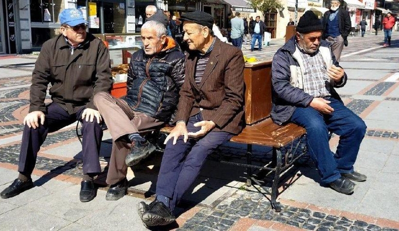 İstanbul’da 65 yaş ve üstüne sokağa çıkma yasağı