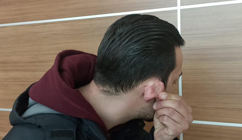 İstediği sigarayı alamayınca gencin kulağını kesti
