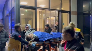 İstinat duvarından düşen çocuğu itfaiye kurtardı