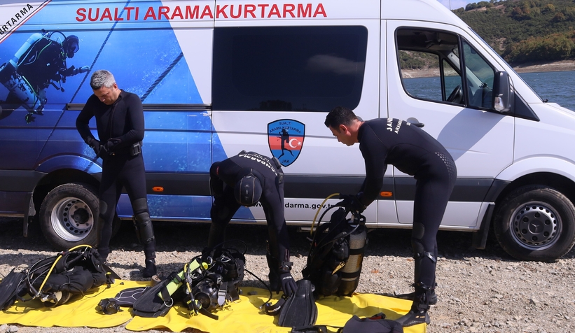 Jandarma Sualtı Arama Kurtarma Timinden tatbikat