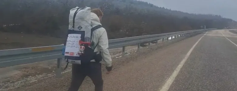 Japonya'ya ulaşmak için 6 aydır yürüyor