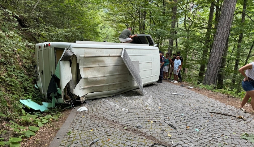 Kampa gelmişlerdi; karavanları devrilen çift ölümden döndü
