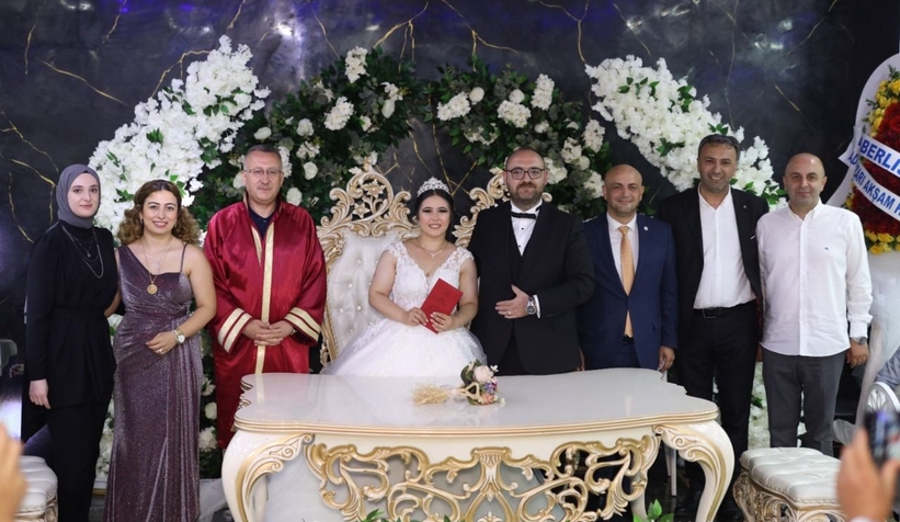 Kaan Oktar ve Gizem Uğur hayatlarını birleştirdi