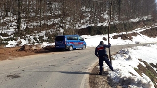 Kablo yerinden çıktı, sürücüler zor anlar yaşadı