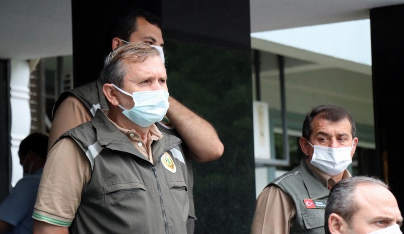 Kaçakçılar 10 kişi saldırıp cep telefonlarını gasp etmiş