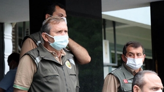 Kaçakçılar 10 kişi saldırıp cep telefonlarını gasp etmiş