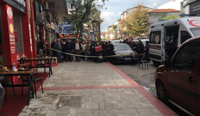 Kadın cinayeti: Yemek yerken öldürüldü