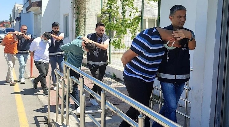 Kadın kılığına girip kızının sevgilisine randevu veren baba öldürüldü