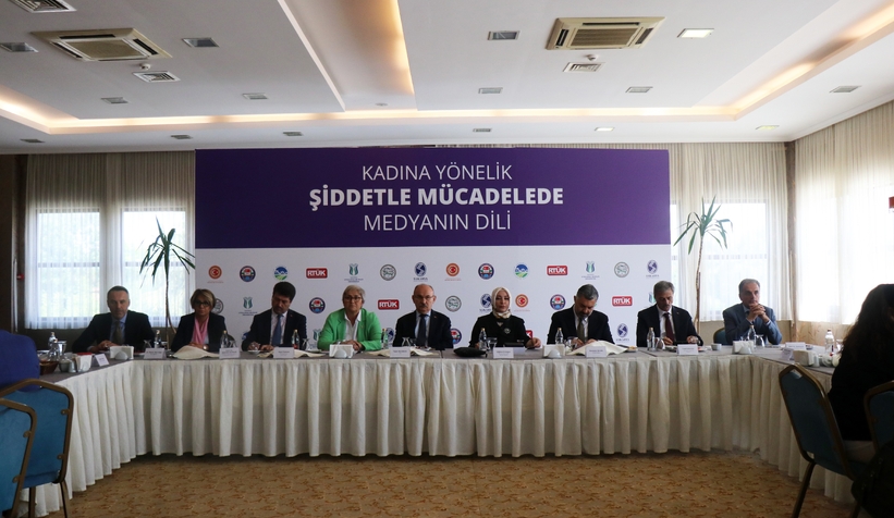 Kadına şiddetle mücadelede medyanın dili konuşuldu