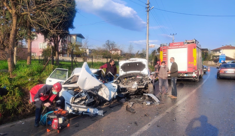 Kafa kafaya çarpıştılar: 4 yaralı