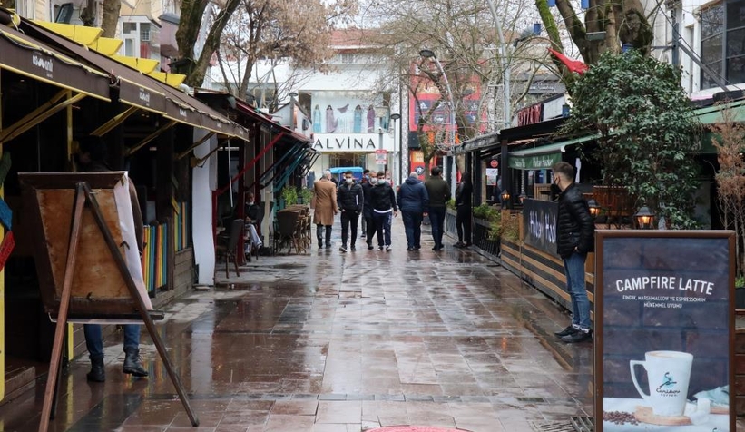 Kafe ve lokantalar aylar sonra açıldı