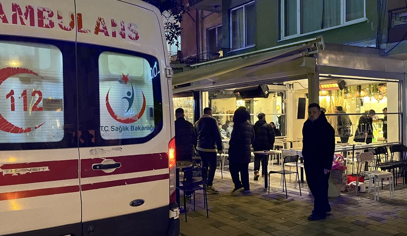 Kafede küfür kavgası: 2 yaralı