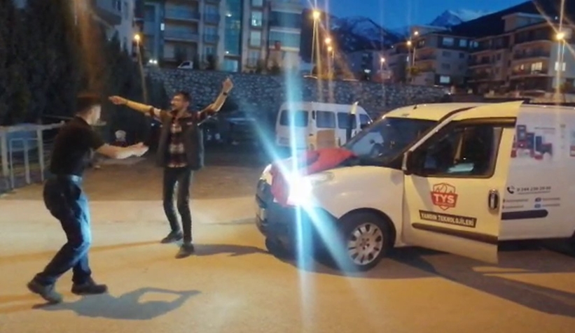 Kahramanmaraş'ta işleri iyi giden esnaf, göbek attı