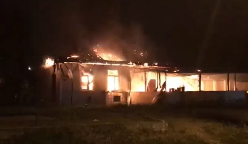 Kahvehane alev alev yandı