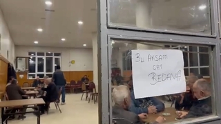 Kahvehanede bu akşam çaylar ücretsiz