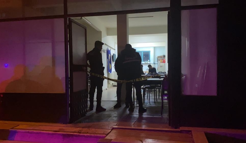 Kahvehanede kurşun yağdırdılar: 1'i ağır 2 yaralı