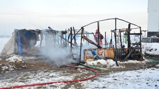 Kaldıkları baraka yanmıştı, Vali talimat verdi