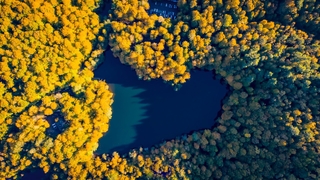 Kalp şeklindeki göl böyle görüntülendi