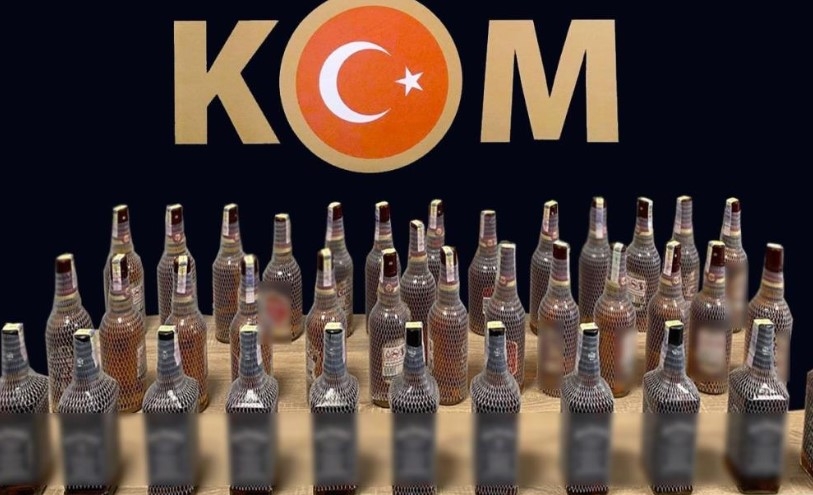 Kamyondan kaçak alkol çıktı