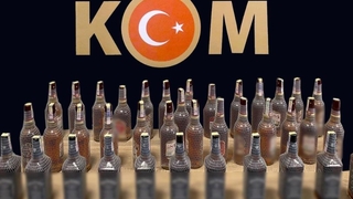 Kamyondan kaçak alkol çıktı