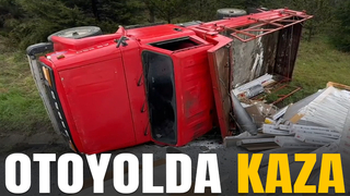 Kamyonet devrildi