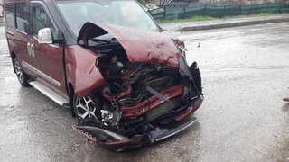 Kamyonet ile hafif ticari araç çarpıştı: 1 yaralı