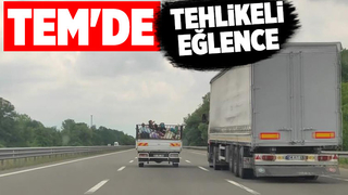 Kamyonet kasasında çocukların tehlikeli eğlencesi