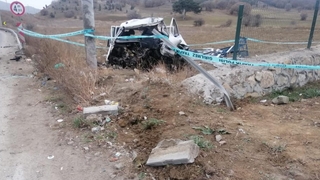 Kamyonet kaza yaptı: 1 ölü, 1 yaralı