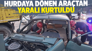 Kamyonla çarpışan otomobil bu hale geldi: 1 yaralı