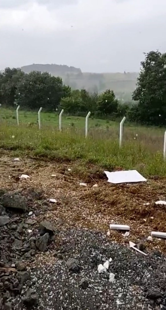 Kandıra'ya dolu yağdı