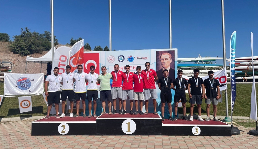 Kano’da Büyükşehirli sporcular madalyaları göğüsledi