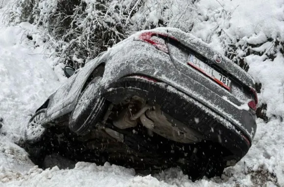 Kar kazası: 8 yaralı