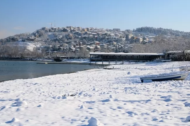 Kar yağdı; Sapanca Gölü 5 metre yükseldi