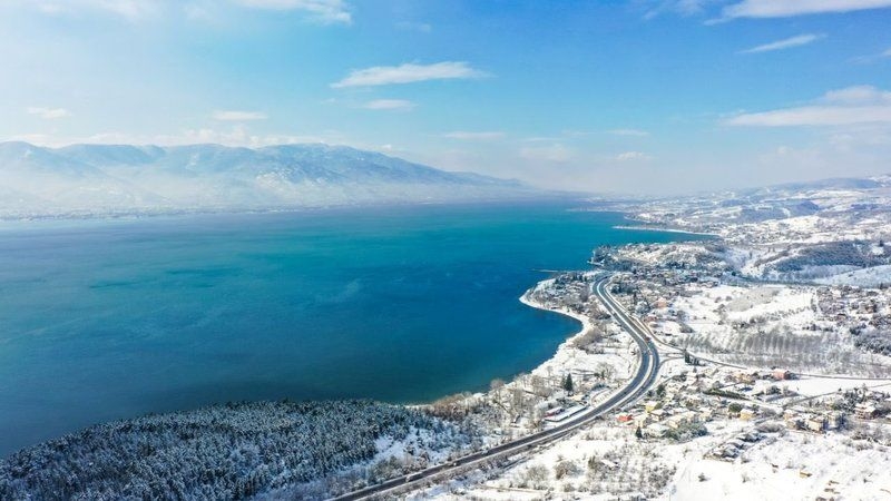 Kar yağışı Sapanca Gölü'nü neredeyse doldurdu