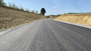 Karadere bağlantı yolu yepyeni bir yüze kavuştu