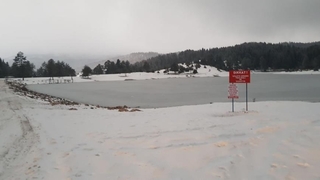 Karagöl Yaylası göleti buz tuttu