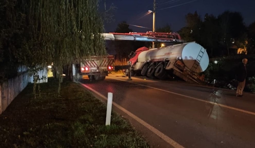 Karapürçek yolunda tanker devrildi