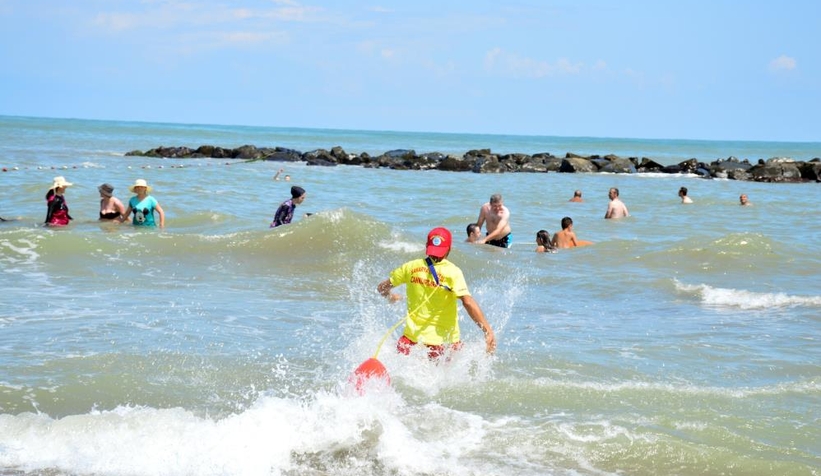 Karasu'da denize girmek yasaklandı