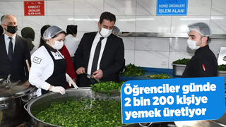 Karasu'da öğrenciler 2 bin 200 kişiye yemek üretiyor