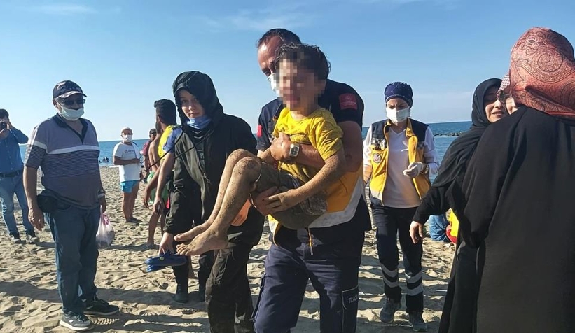 Karasu'da panik anları; Ölümün kıyısından aldılar