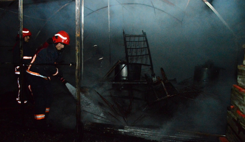 Karasu'da yangın; Kundaklama şüphesi