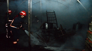 Karasu'da yangın; Kundaklama şüphesi