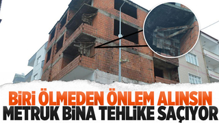 Karasu'daki o bina tehlike saçıyor