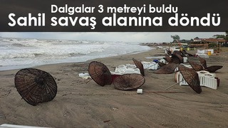 Karasu sahilini fırtına vurdu