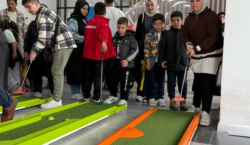 Karasu SGM’de çocuklar şenlikte gönüllerince eğlendi